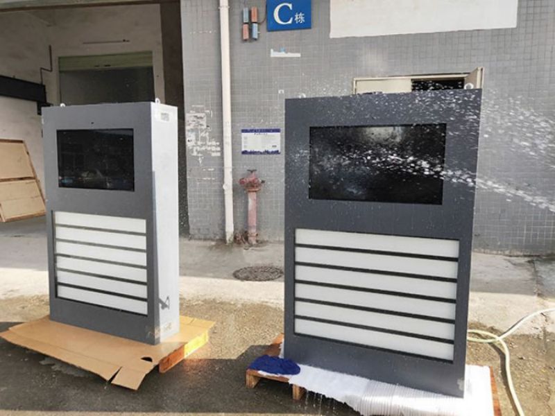 32寸戶外公交站廣告機(jī)-03