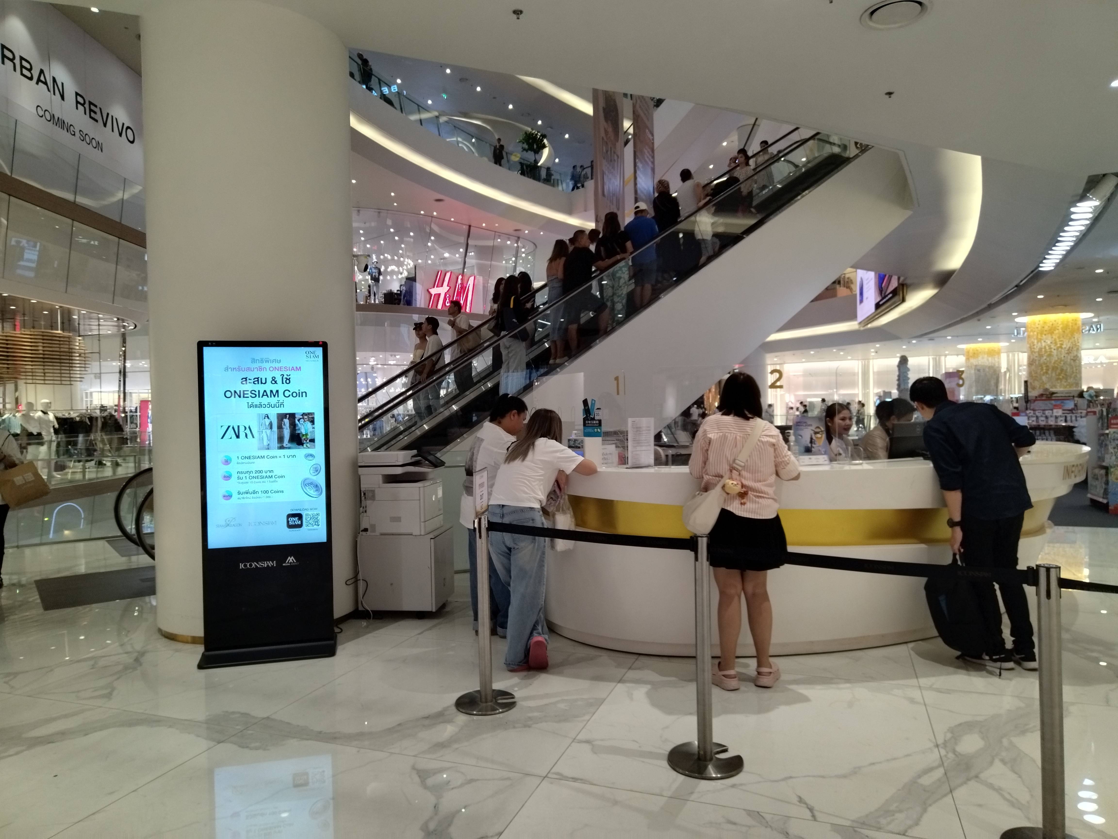 55寸商場(chǎng)立式數(shù)字標(biāo)牌廣告屏
